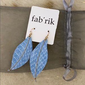 Fab’rik feather earrings
